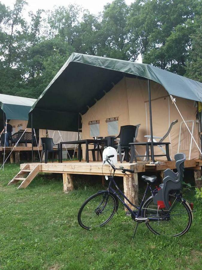 Safari Tent At Camping Le Roptai Hotell Rochefort Eksteriør bilde